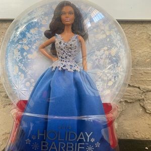 2016 Holiday Barbie ✨